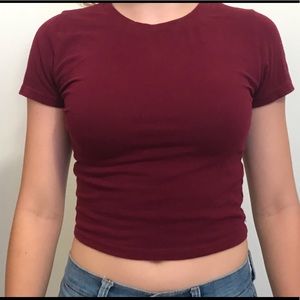 Cute maroon tee